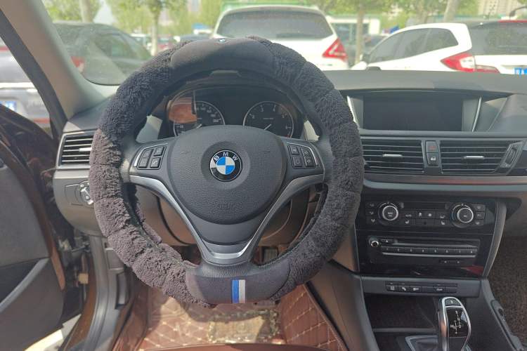 Used BMW X1 2015 sDrive18i Leading Edition
