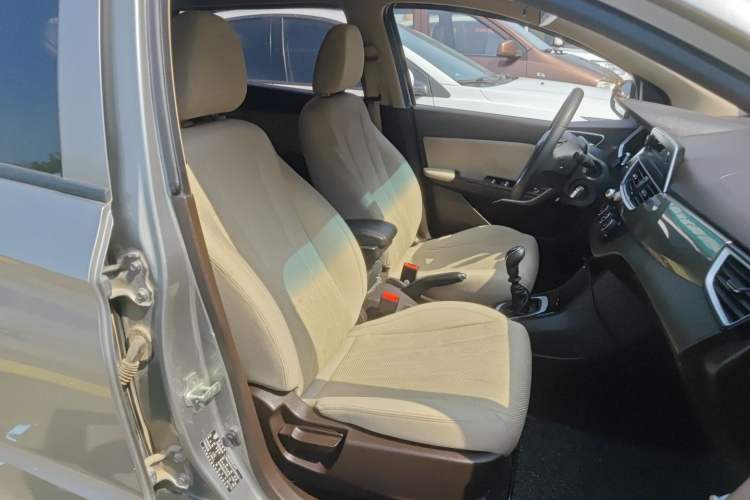 Used Baojun 310W 2017 1.5L Manual Comfort Version China V