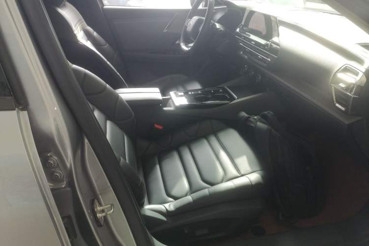Used Citroen C5 X 2021 1.6T Enjoy the Extraordinary Right Front Seat