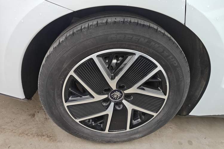 Used BYD Qin L 2024 DM-i 120KM Beyond Model Right Rear Wheel Hub