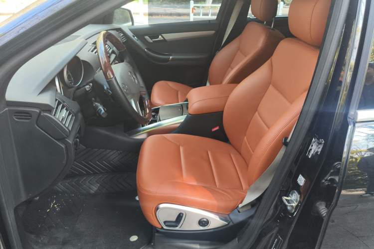 Used Mercedes-Benz R-Class 2014 R 320 4MATIC Business Model