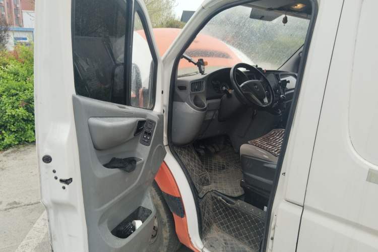 Used Foton Toano 2017 2.8T Facelifted E Van Long Wheelbase 4J28TC3