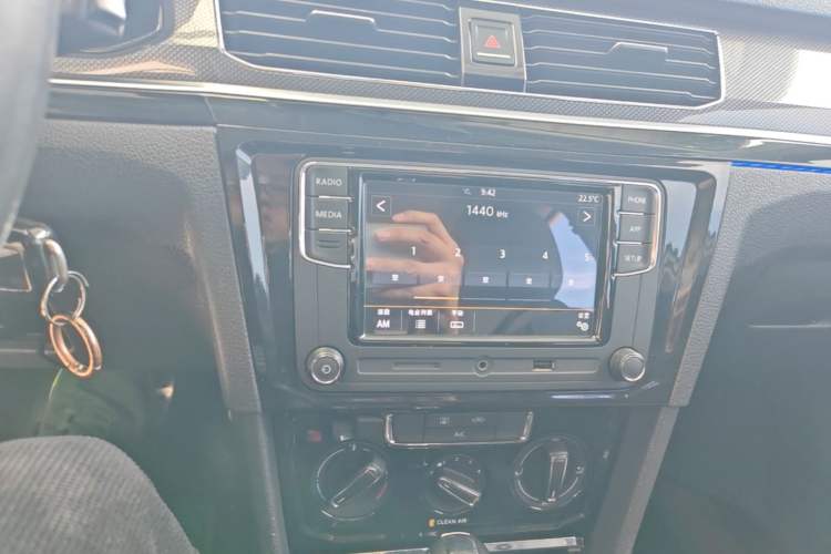 Used Volkswagen C-TREK 2017 1.6L Automatic Comfort Model Audio And AC Panel