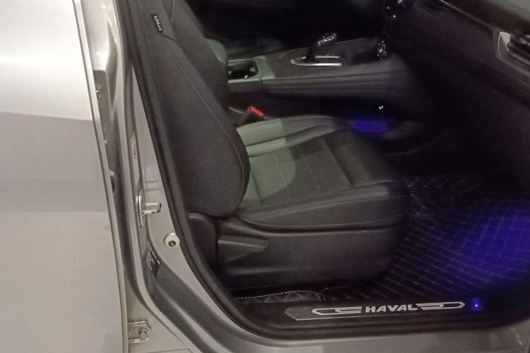 Used Haval F7 2019 1.5T Two-Wheel Drive i-Type China V Standard Right Front Seat