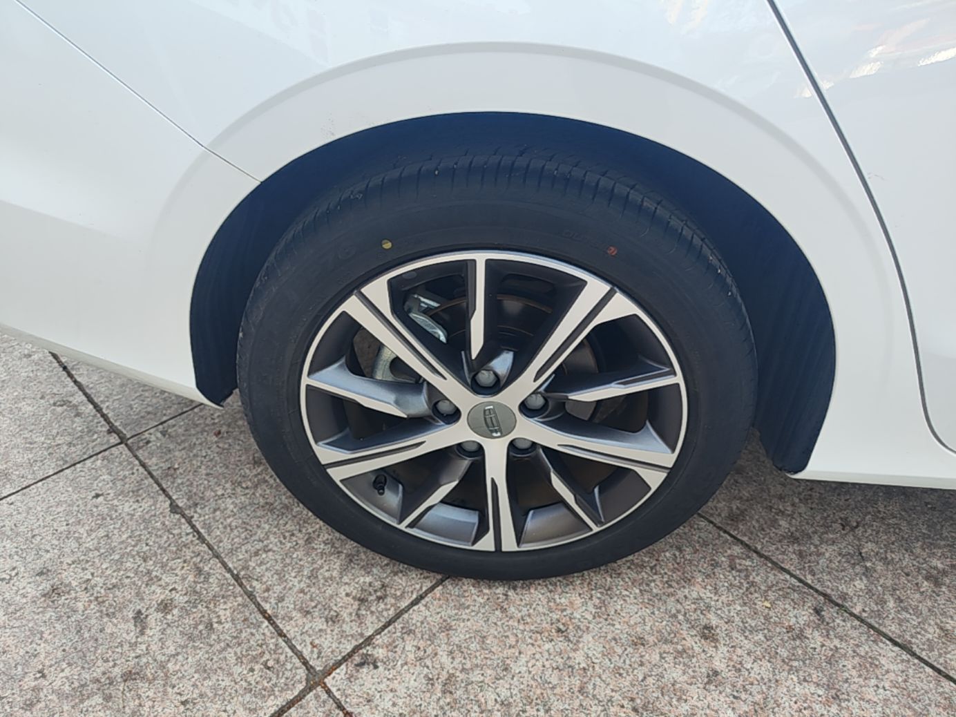 Geely Auto Emgrand 2022 4th Generation 1.5L CVT Luxury Model - Premium — снимка 11