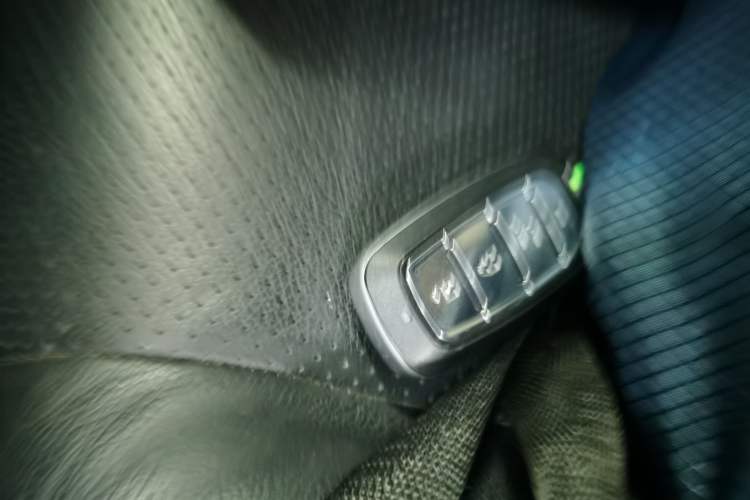 Used Mitsubishi Outlander 2018 2.0L Two-Wheel Drive Glory Edition 5 Seats