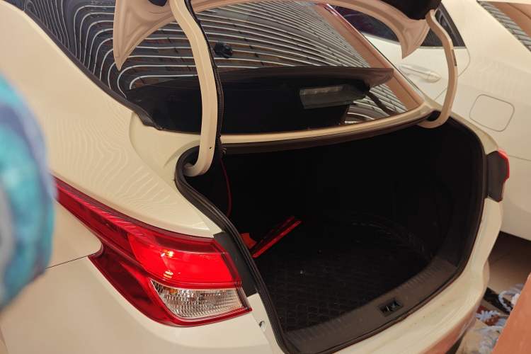 Used Nissan Lannia 2021 1.6L CVT Smart Connect Smart Cool Edition