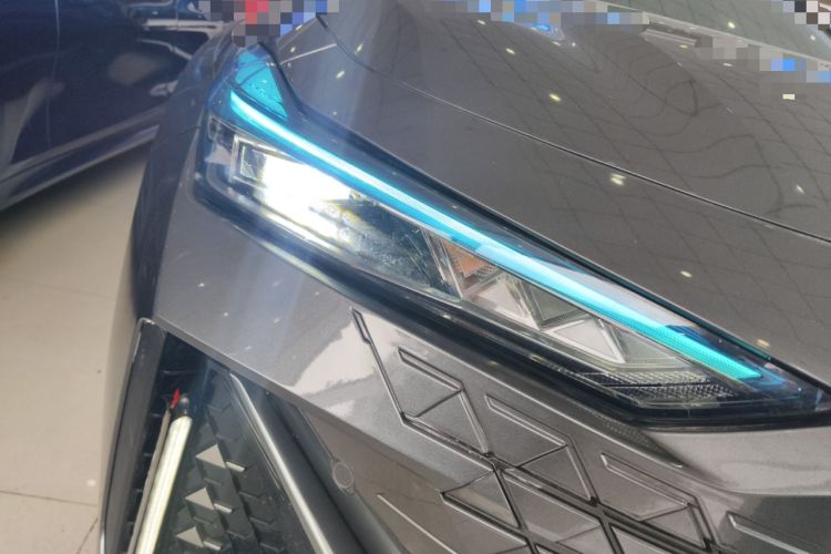 Used CHANGAN UNI-V 2022 1.5T Prestige Version Right Front Headlight