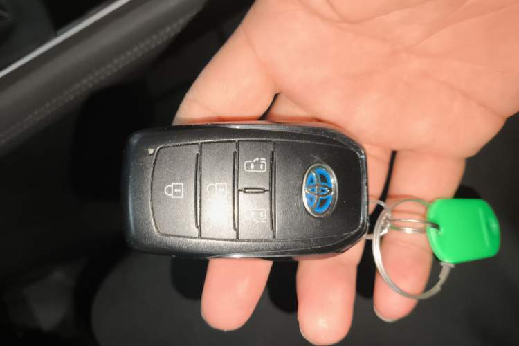 Used Toyota SIENNA 2023 2.5L Hybrid Comfort Edition Vehicle Key