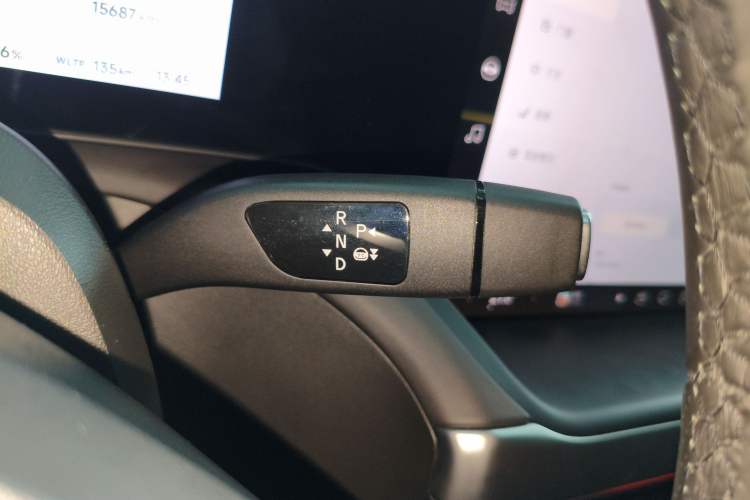 Used XPeng P7 2020 586E Gear Lever