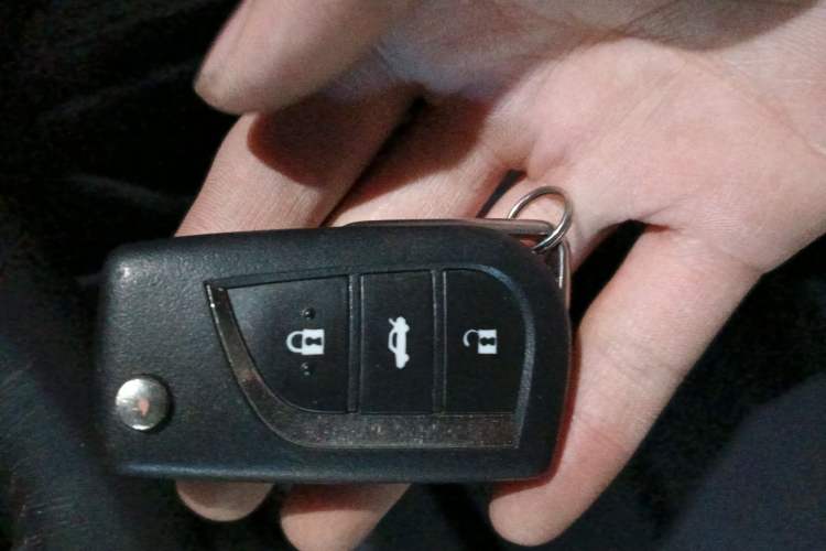 Used Toyota Camry 2018 2.0E Leading Edition
