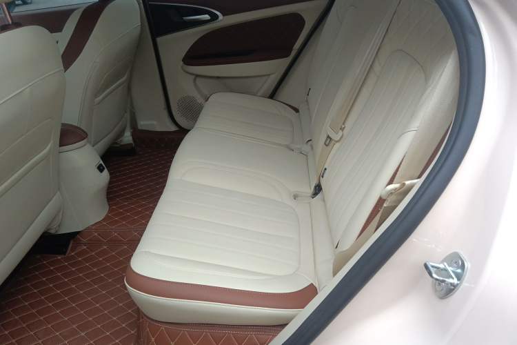 Used ORA Good Cat 2022 Morandi Edition 400km Standard Range Two-Week Young Enjoyment Version Lithium Iron Phosphate