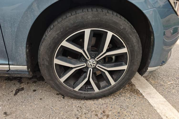 Used Volkswagen Variant 2018 380TSI Two-Wheel Drive Comfort Edition