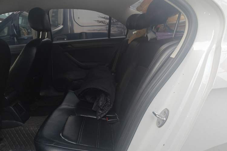 Used Volkswagen Jetta 2017 1.5L Manual Fashion Edition
