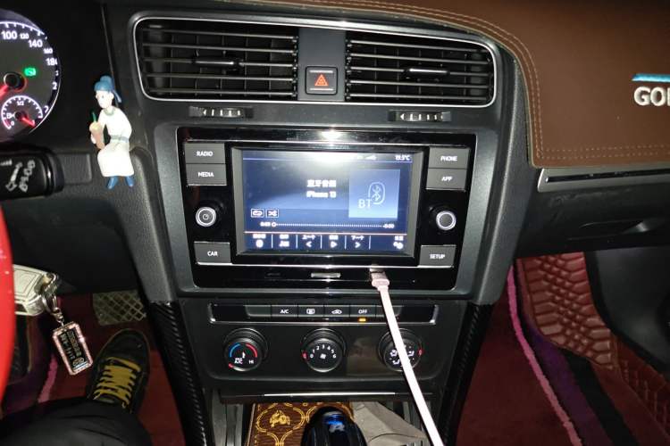 Used Volkswagen Golf 2018 1.6L Automatic Comfort Model Audio And AC Panel