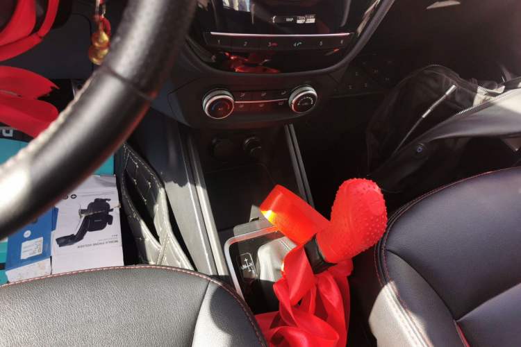 Used Haval H1 2015 1.5L AMT Luxury Model