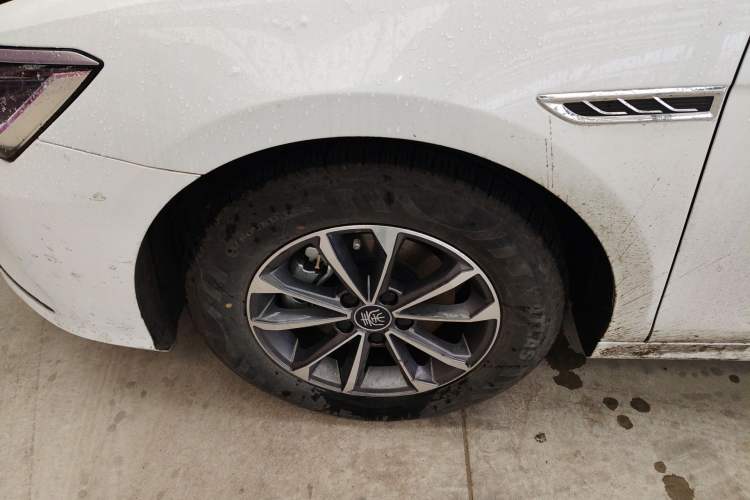 Used BYD Qin PLUS 2024 HONOR Edition DM-i 55KM Leading Model Left Front Wheel Hub