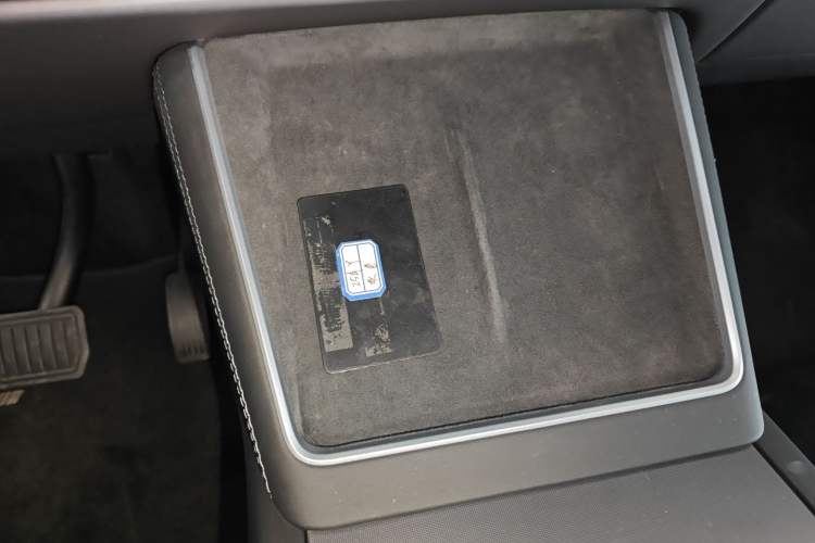 Used Tesla Model Y 2025 Rear-Wheel-Drive Version
