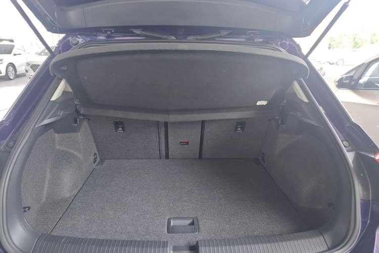 Used Volkswagen T-ROC 2018 230TSI DSG Two-Wheel Drive Advanced Version China V Standard
