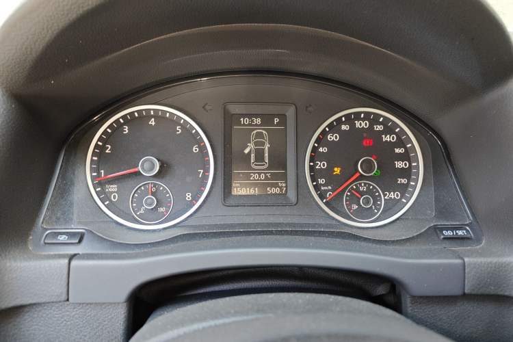 Used Volkswagen Tiguan 2010 1.8 TSI Automatic Two-Wheel Drive Trend Edition Instrument Cluster
