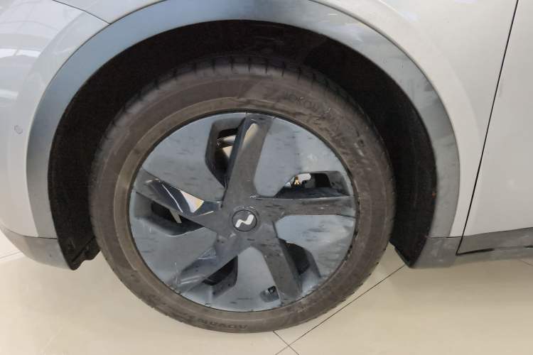 Used ONVO L60 2024 60 kWh Rear-Drive Version Exterior 4