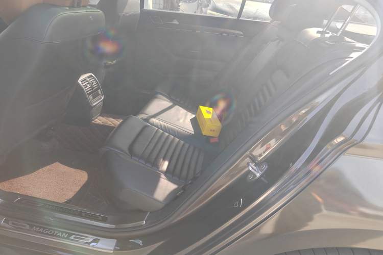 Used Volkswagen Magotan 2018 Facelift 330TSI DSG Luxury Model Left Rear Seat