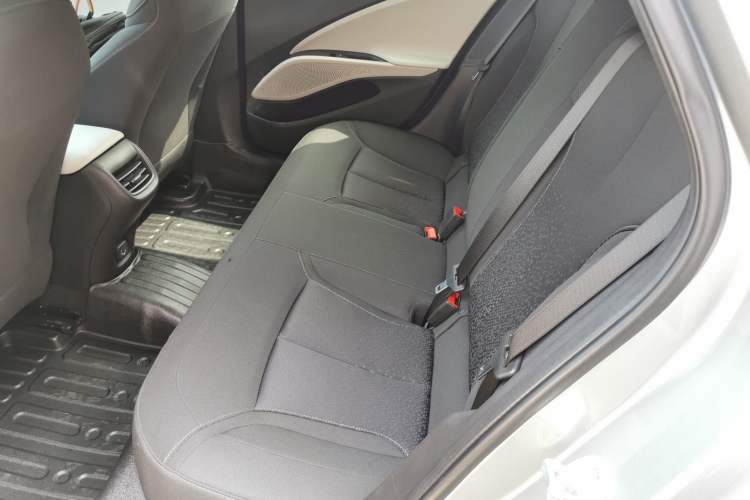 Used Buick Velite 6 2022 Plug-in Hybrid Connected Fashion Model Left Rear Seat