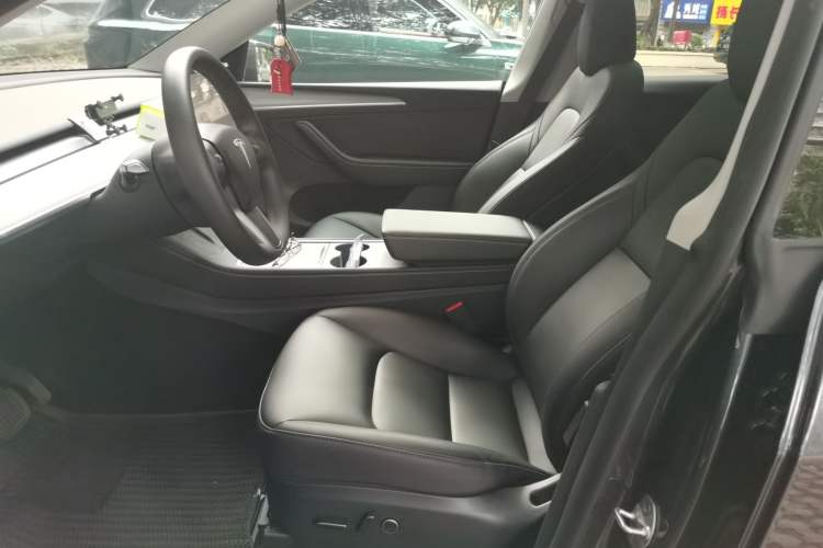 Used Tesla Model Y 2024 Rear-Wheel-Drive Version Left Front Seat
