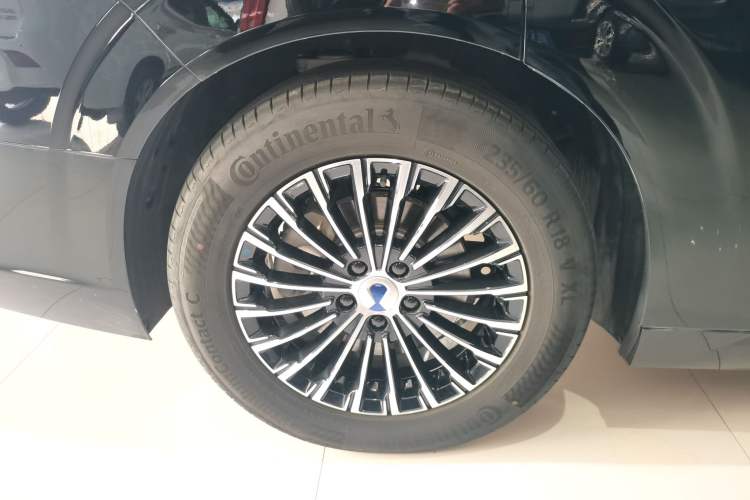 Used Denza D9 2024 DM-i 970 Luxury Model