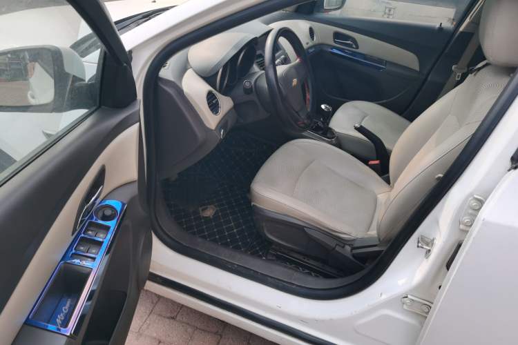 Used Chevrolet Cruze 2015 1.5L Classic SE MT
