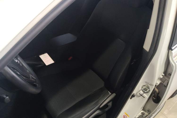 Used Toyota RAV4 2015 2.0L CVT Two-Wheel Drive Fashion Edition Left Front Seat