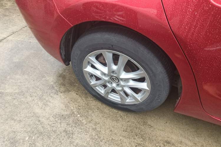 Used Mazda 3 Axela 2014 Sedan 1.5L Automatic Luxury Model