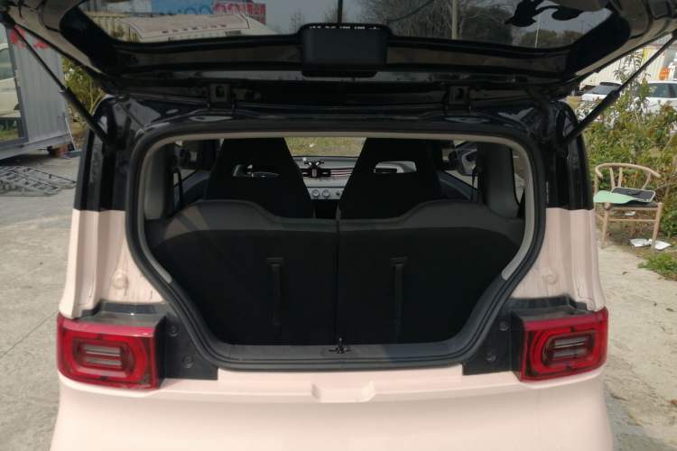 Used Wuling Hongguang MINIEV 2021 Macaron Fashion Model Lithium Iron Phosphate Trunk