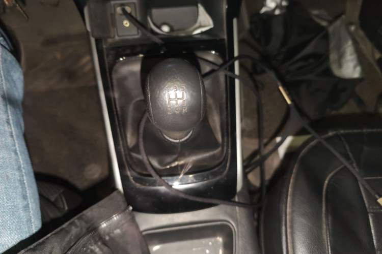 Used Nissan Sylphy 2016 1.6 XL Manual Luxury Edition Gear Lever