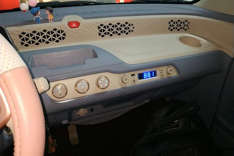 Used Dongfeng Fengon MINIEV 2022 Candy Edition Lightly Sweeted Audio And AC Panel