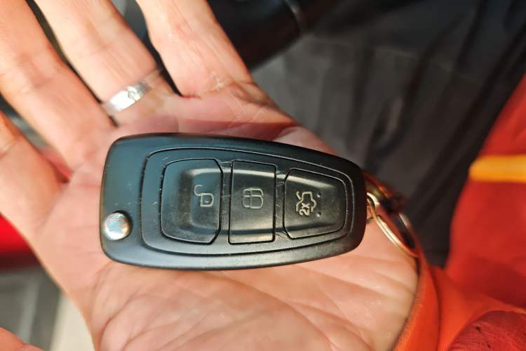 Used Ford Focus 2012 Hatchback 1.6L Manual Fashion Edition
