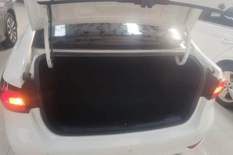 Used Roewe i5 2020 1.5L Automatic 4G Connected Linghao Edition