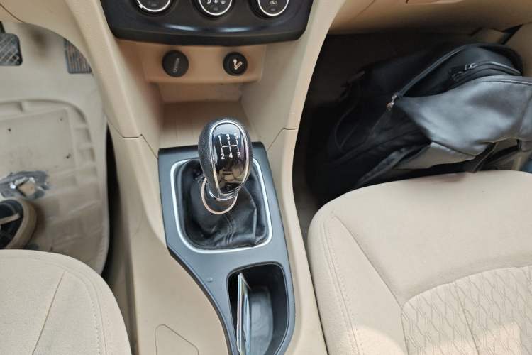 Used Baojun 730 2016 1.5L Manual Value Edition 7 Seats China V Emission Standard
