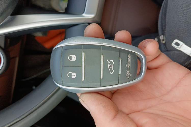 Used Alfa Romeo Stelvio 2017 2.0T 200HP Luxury Edition