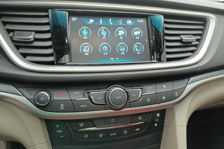 Used Buick GT 2019 15T Dual-Clutch Connected Elite Version China V Standard Audio And AC Panel