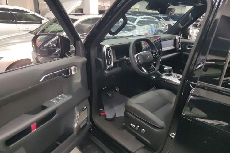 Used JETOUR Traveler 2023 2.0T All-Wheel Drive CrossPRO+
