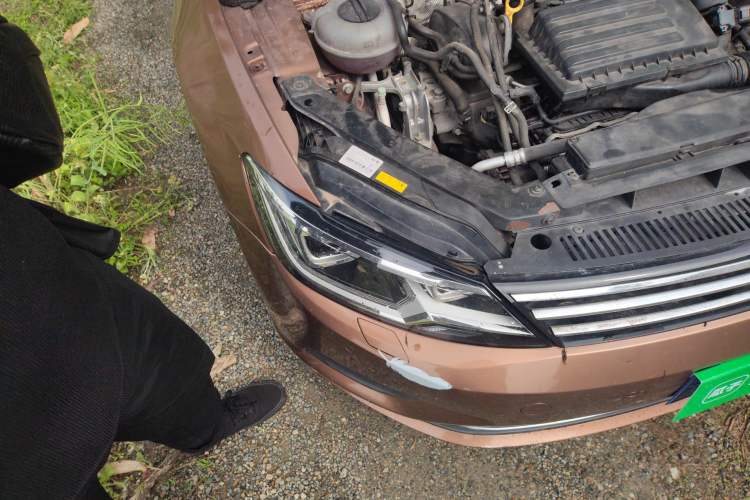 Used Volkswagen Lamando 2015 280TSI DSG Luxury Edition Right Front Headlight