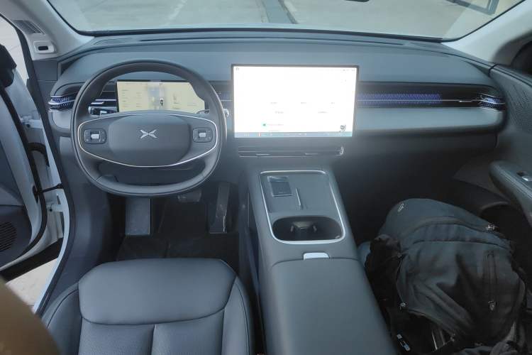 Used XPeng G6 2025 625 Long-Range Max Flagship Edition Center Console