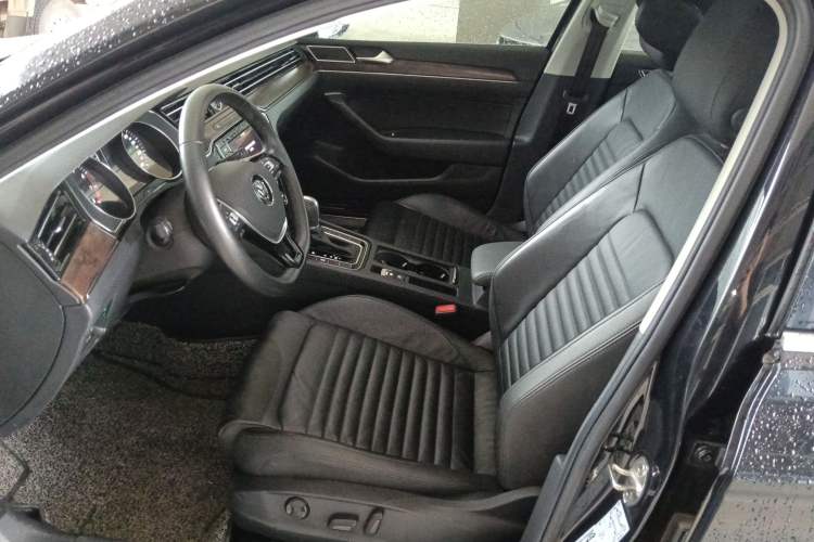 Used Volkswagen Magotan 2019 330TSI DSG Luxury Version China VI Standard Left Front Seat