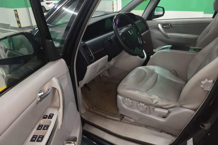 Used Luxgen MASTER CEO 2013 2.2T Executive Edition
