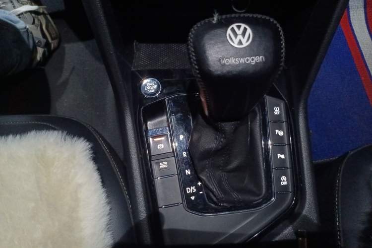 Used Volkswagen Tiguan L 2020 330TSI Automatic Two-Wheel Drive Smart Luxury Edition China VI Standard
