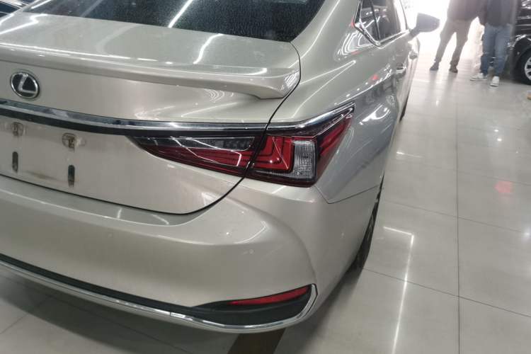 Used Lexus ES 2020 200 Excellence Edition
