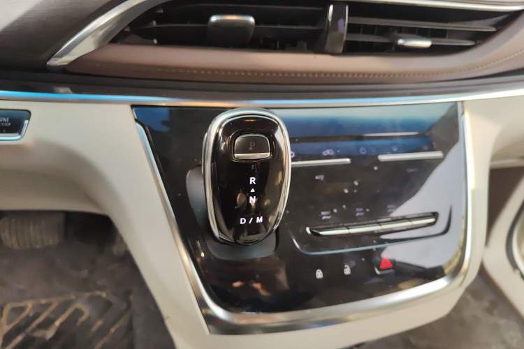 Used Buick GL8 2021 Land Cruiser Executive Class 652T Comfort Model