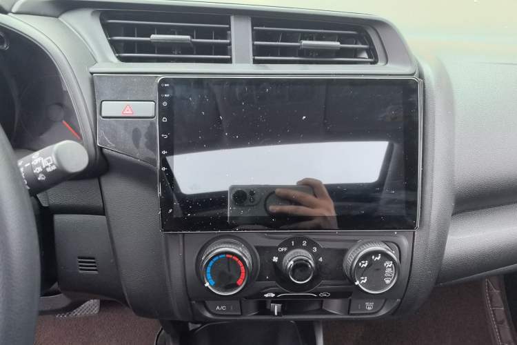 Used Honda Fit 2018 1.5L CVT Comfort Sunroof Version Audio And AC Panel