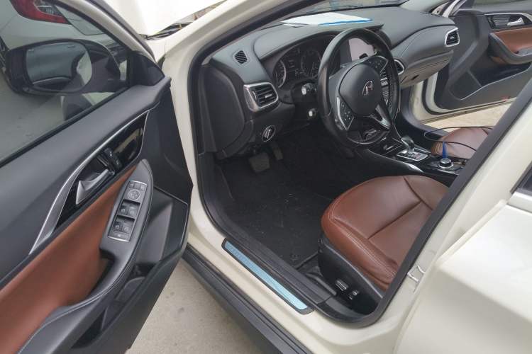 Used Infiniti QX30 2017 1.6T Two-Wheel-Drive Sport Edition